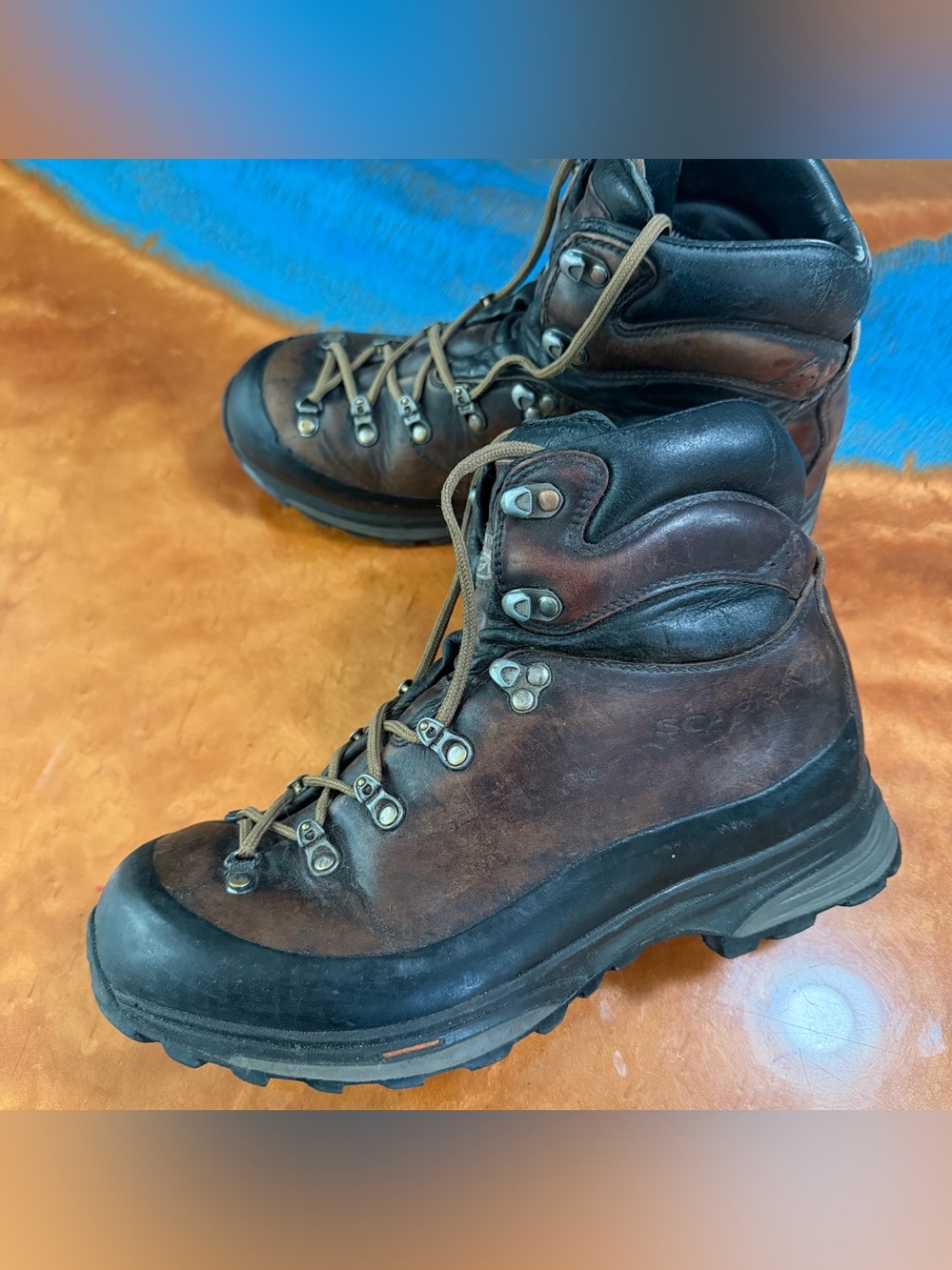 Scarpa Brown Black Leather Mountaineering Hiking Boots size 9 Made in Italy